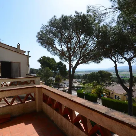 Holiday home Passatge Berna, 2 *